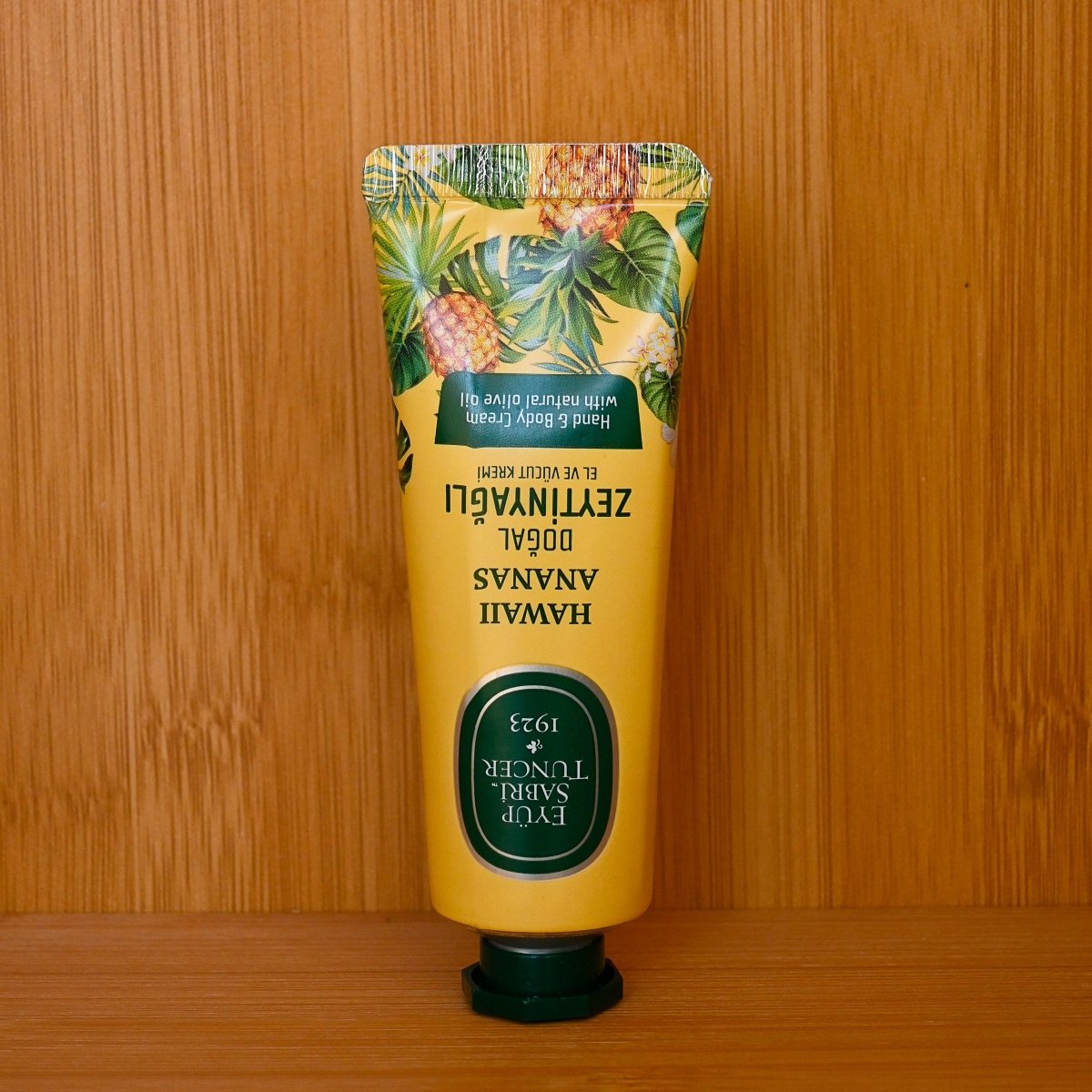 Crema corporal tropical con aceite de oliva y piña hawaiana – 50 ml – Loción corporal natural Eyüp Sabri Tuncer – Grupo DoL