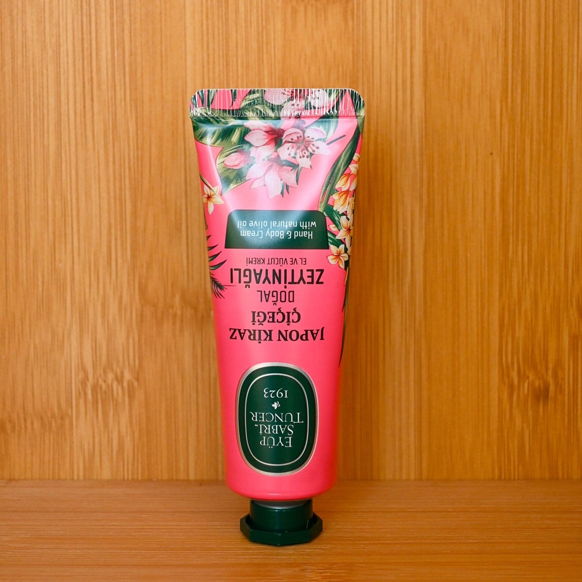 Crema con aceite de oliva y flor de cerezo japonés – 50 ml – Loción corporal natural Eyüp Sabri Tuncer – Grupo DoL