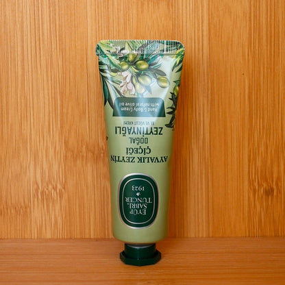 Crema corporal con aceite de oliva y flor de olivo de Ayvalik – 50 ml – Loción corporal natural Eyüp Sabri Tuncer – Grupo DoL